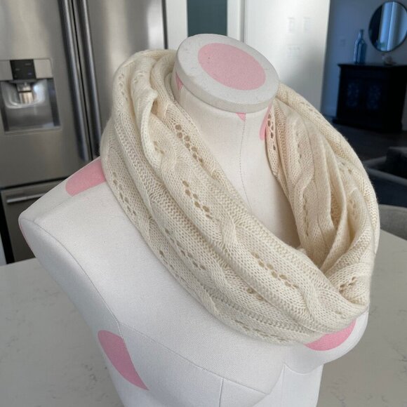 Classic Link Pattern Infinity Knit Scarf in Neutral Soft Cream OS no tags - Picture 1 of 7